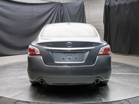 Used 2015 Nissan Altima 2.5 SV w/ Convenience Package image 11