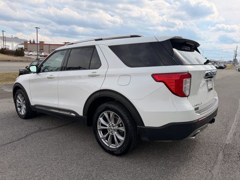 Used 2023 Ford Explorer Limited w/ Limited Technology Package image 4