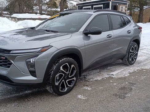 Used 2025 Chevrolet Trax RS w/ Driver Confidence Package image 3