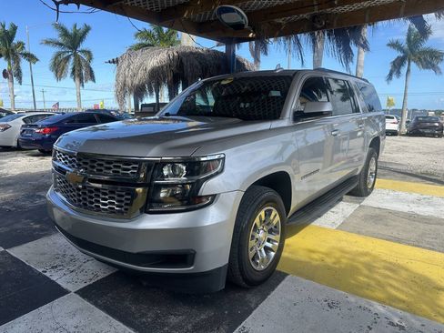 Used 2020 Chevrolet Suburban LT image 1