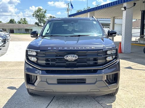 New 2026 Ford Expedition Active RWD image 2