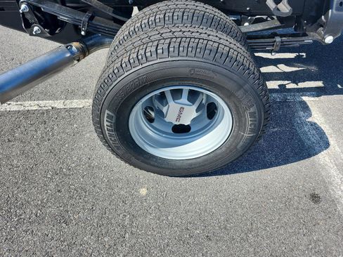 New 2026 GMC Sierra 3500 Pro w/ Convenience Package image 4