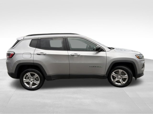 Used 2024 Jeep Compass Latitude AWD/4WD image 6