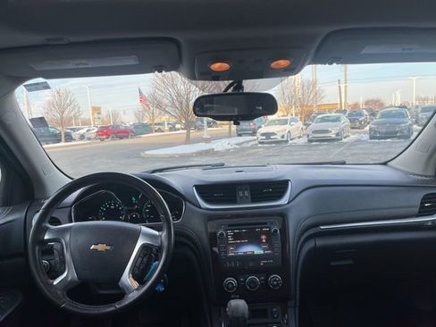 Used 2015 Chevrolet Traverse LT image 17