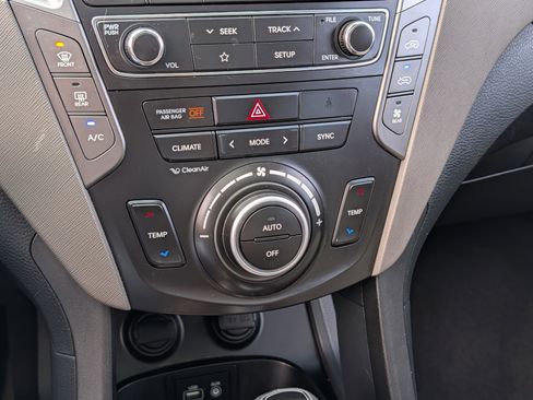 Used 2019 Hyundai Santa Fe XL AWD/4WD image 23