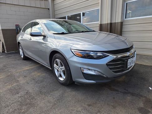 Used 2024 Chevrolet Malibu LT FWD image 3