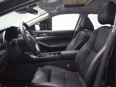 Used 2023 Nissan Maxima Platinum w/ Sport Mat Group FWD image 16