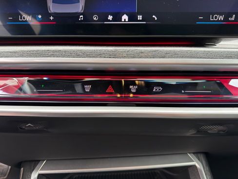 Used 2023 BMW 760i xDrive w/ Executive Package image 21