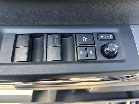 Used 2024 Toyota Tundra Limited AWD/4WD image 16