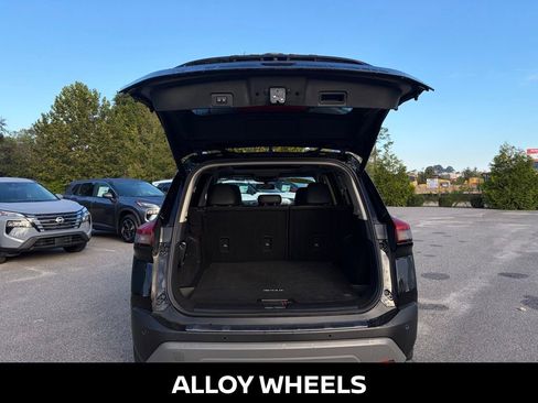 Certified 2023 Nissan Rogue SV w/ SV Premium B Package image 7