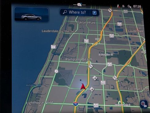 Used 2025 Mercedes-Benz GLC 300 4MATIC image 11