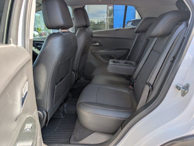 Used 2020 Chevrolet Trax LT w/ Redline Edition AWD/4WD image 15