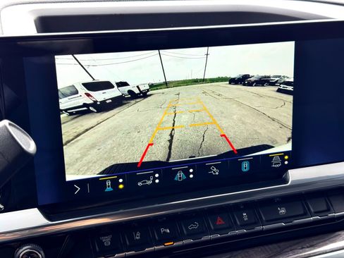 Used 2025 Chevrolet Silverado 2500 LTZ w/ LTZ Convenience Package image 32