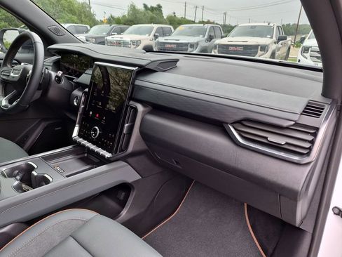 New 2026 GMC Acadia AT4 w/ Luxury Package AWD/4WD image 37