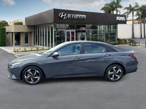 Used 2023 Hyundai Elantra SEL w/ Convenience Package FWD image 6