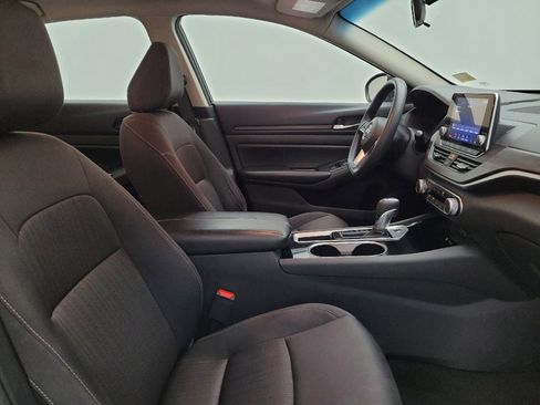 Used 2024 Nissan Altima 2.5 SV image 21