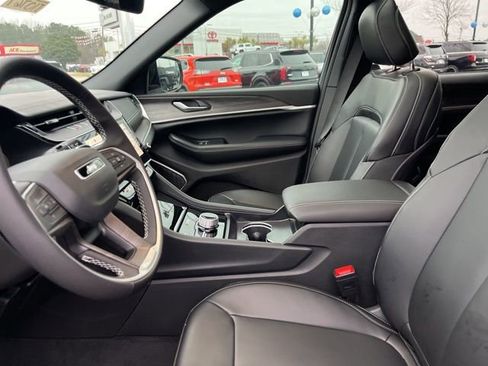 New 2026 Jeep Grand Cherokee Limited w/ Limited Altitude Package AWD/4WD image 9