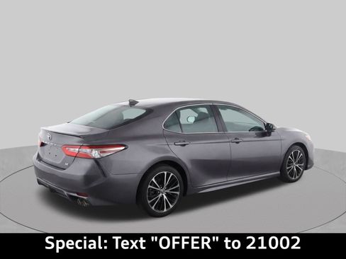 Used 2018 Toyota Camry SE FWD image 8