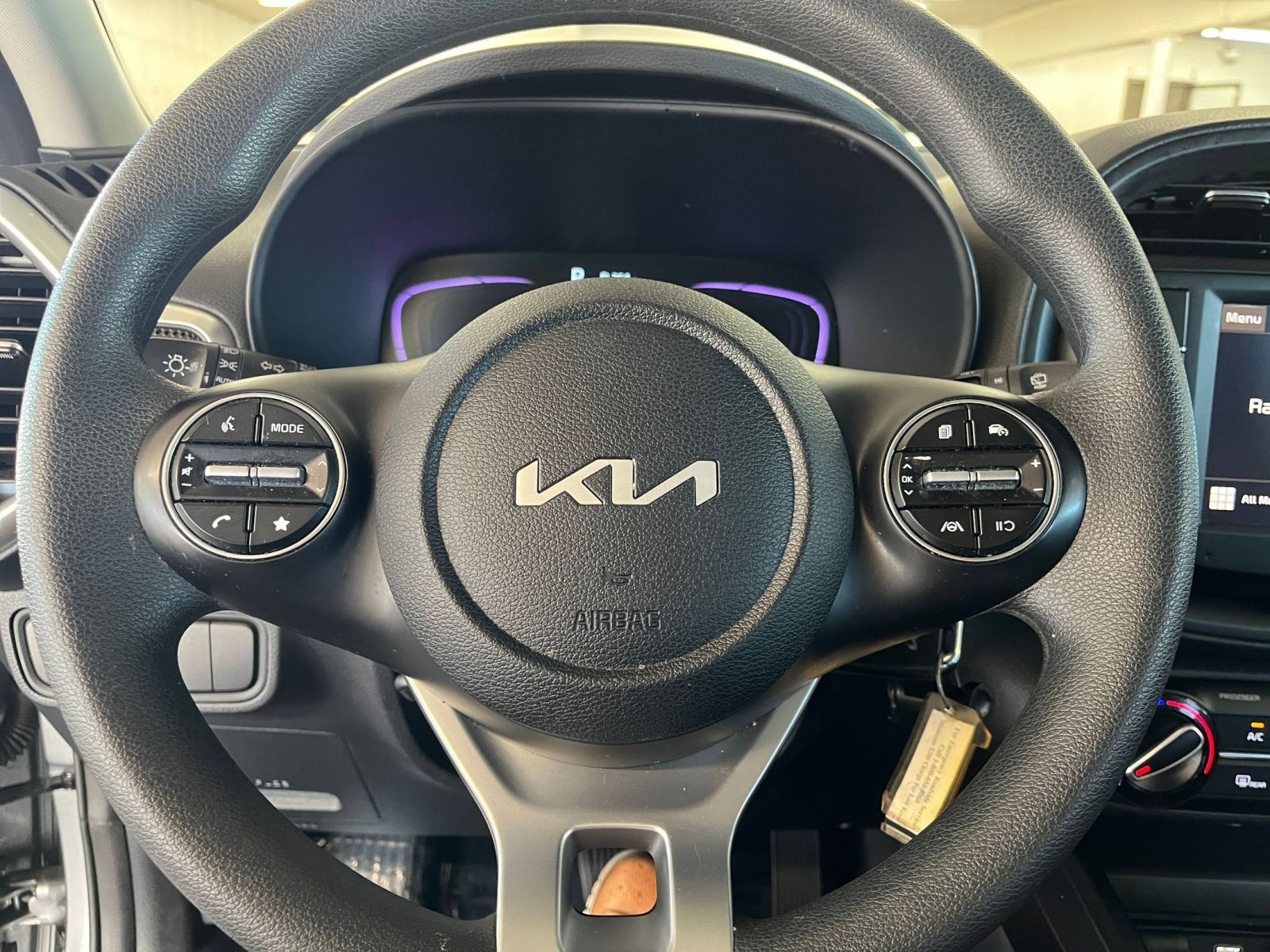 Used 2025 Kia Soul LX w/ LX Technology Package FWD image 27