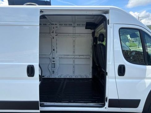 Used 2026 RAM ProMaster 2500 w/ Convenience Group FWD image 13