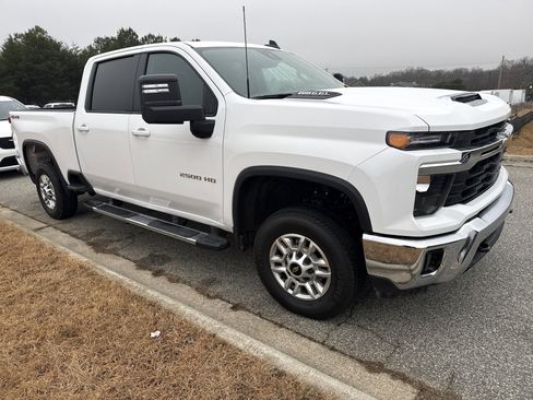Certified 2025 Chevrolet Silverado 2500 LT w/ Convenience Package image 2