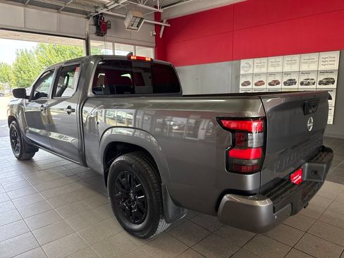 Used 2024 Nissan Frontier SV w/ Technology Package RWD image 9