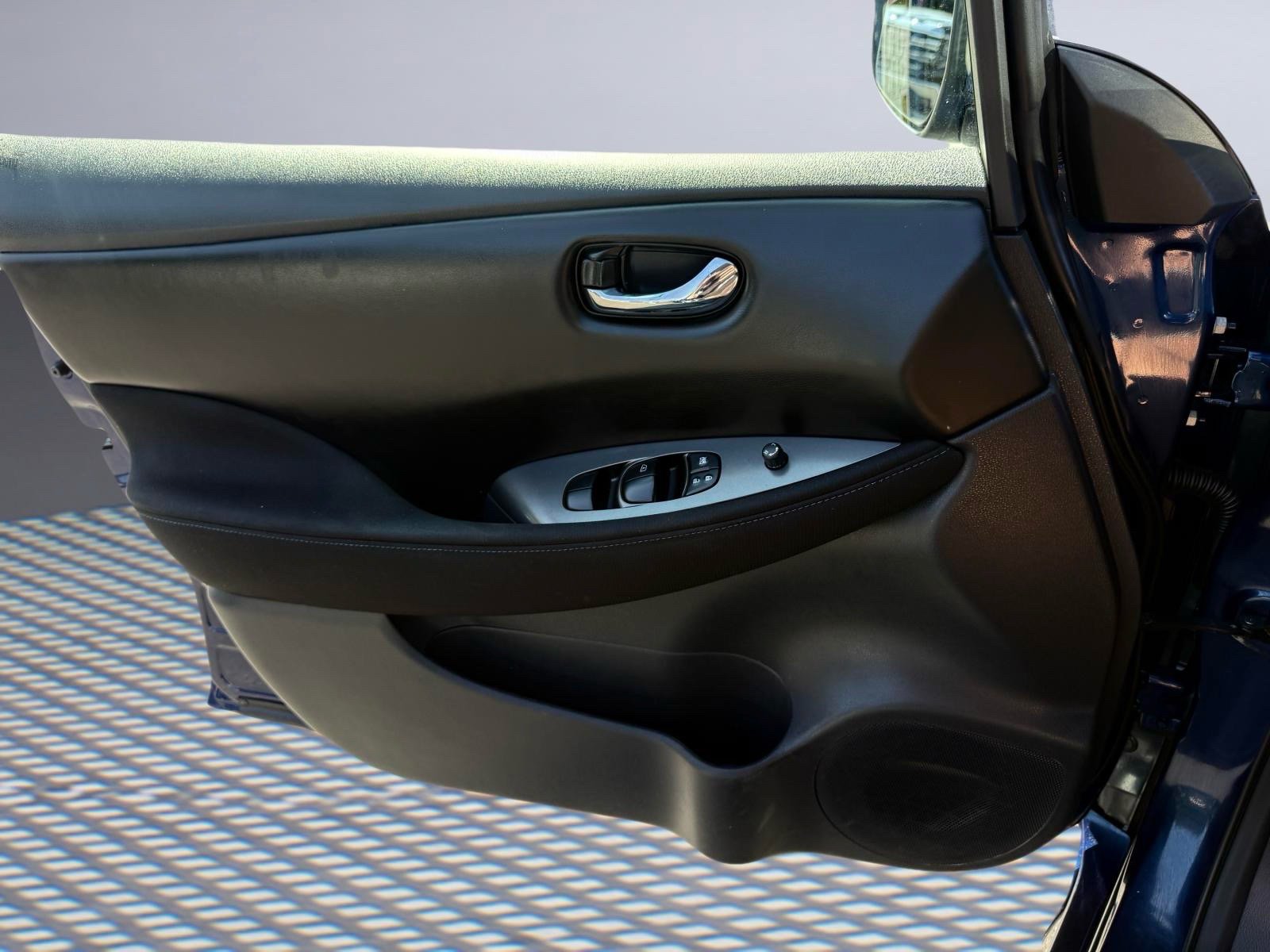 Used 2023 Nissan Leaf S FWD image 16