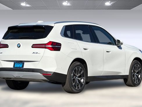 Used 2026 BMW X3 xDrive30 w/ Premium Package image 9