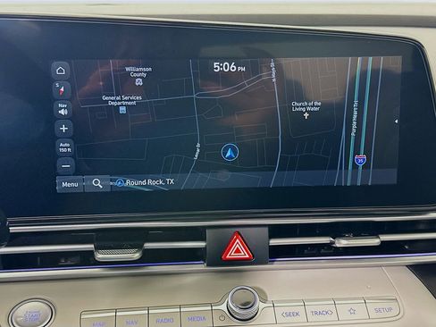 New 2025 Hyundai Elantra Limited image 12