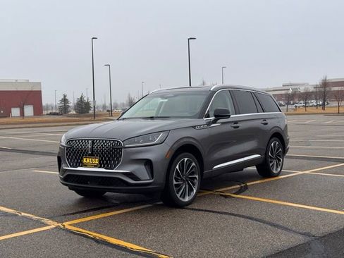 Used 2025 Lincoln Aviator Reserve w/ Illumination Package image 39