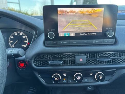 Used 2023 Honda HR-V LX image 11