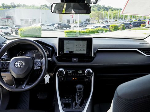 Certified 2024 Toyota RAV4 LE AWD/4WD image 29