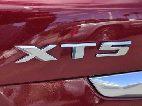 Used 2018 Cadillac XT5 FWD image 9