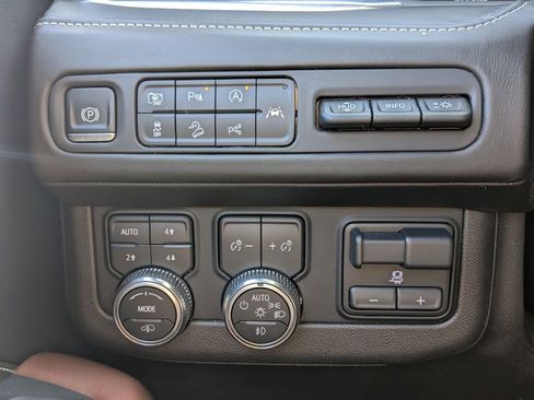 Certified 2023 GMC Yukon Denali Ultimate AWD/4WD image 39