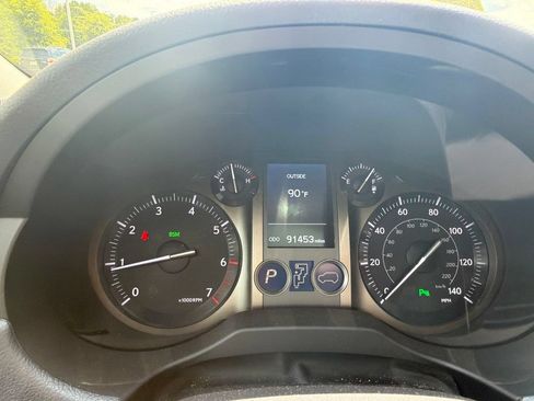 Used 2018 Lexus GX 460 Premium w/ Premium Package AWD/4WD image 19