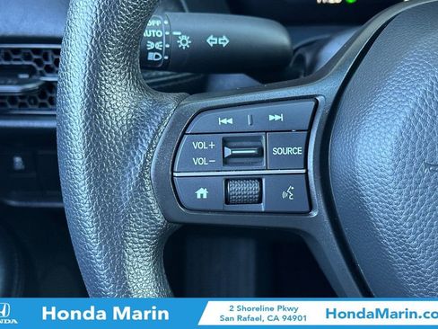 Certified 2025 Honda HR-V LX image 29