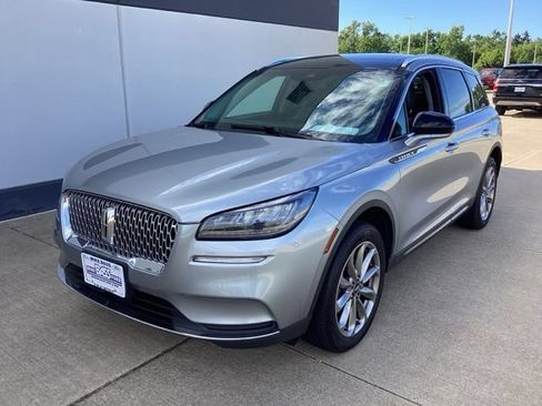 Used 2021 Lincoln Corsair AWD w/ Premium Package image 2