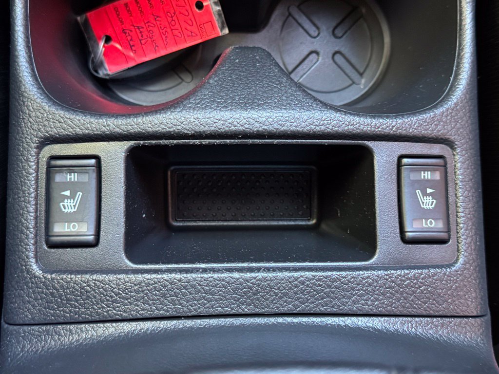 Used 2017 Nissan Rogue SV AWD/4WD image 16