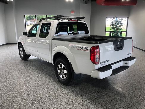 Used 2010 Nissan Frontier PRO-4X w/ Pro-4x Value Truck Pkg AWD/4WD image 3