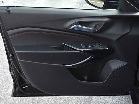 New 2026 Chevrolet Trax RS w/ Sunroof Package image 25