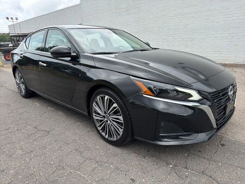 Used 2023 Nissan Altima 2.5 SL FWD image 8