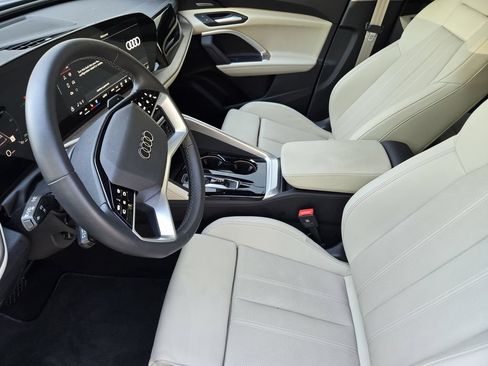 Used 2025 Audi Q5 Premium Plus w/ Premium Plus AWD/4WD image 17