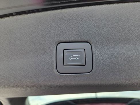 Certified 2025 Chevrolet TrailBlazer LT w/ Convenience Package FWD image 11