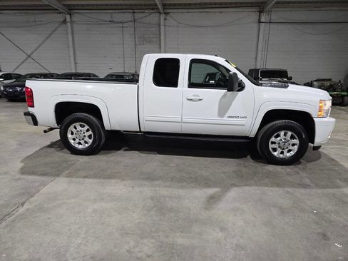 Used 2013 Chevrolet Silverado 2500 LT w/ Z71 Appearance Package AWD/4WD image 19