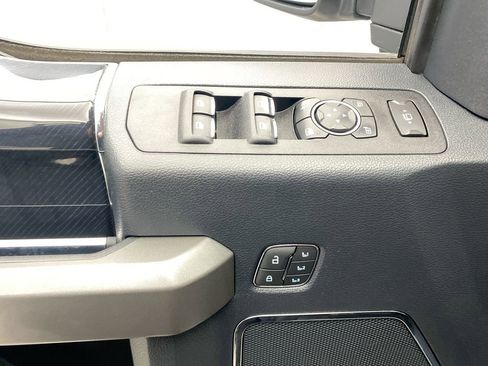 Used 2022 Ford F250 Platinum AWD/4WD image 12