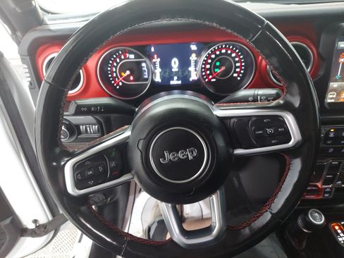 Used 2022 Jeep Gladiator Rubicon w/ Cold Weather Group AWD/4WD image 9