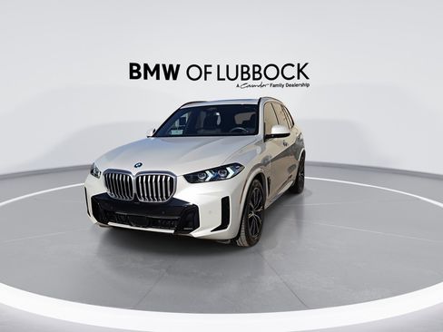 Used 2026 BMW X5 xDrive50e w/ M Sport Package image 4