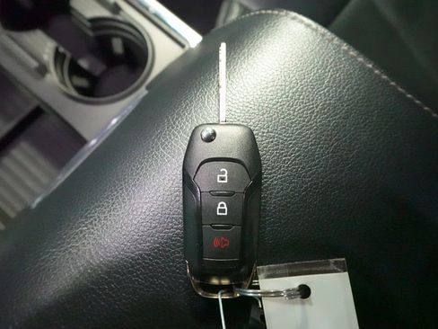 Used 2022 Ford F250 Lariat image 16