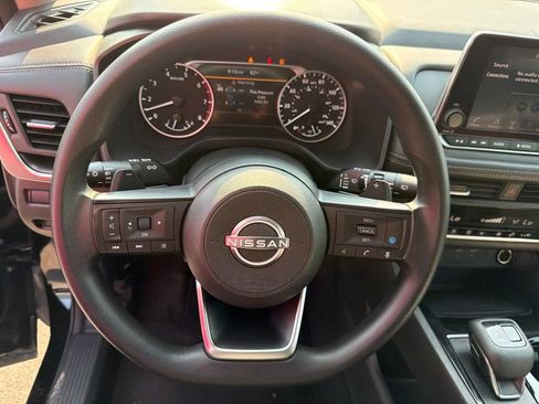 Used 2024 Nissan Rogue SV FWD image 18