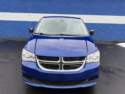 Used 2019 Dodge Grand Caravan SE w/ UConnect Hands-Free Group image 4